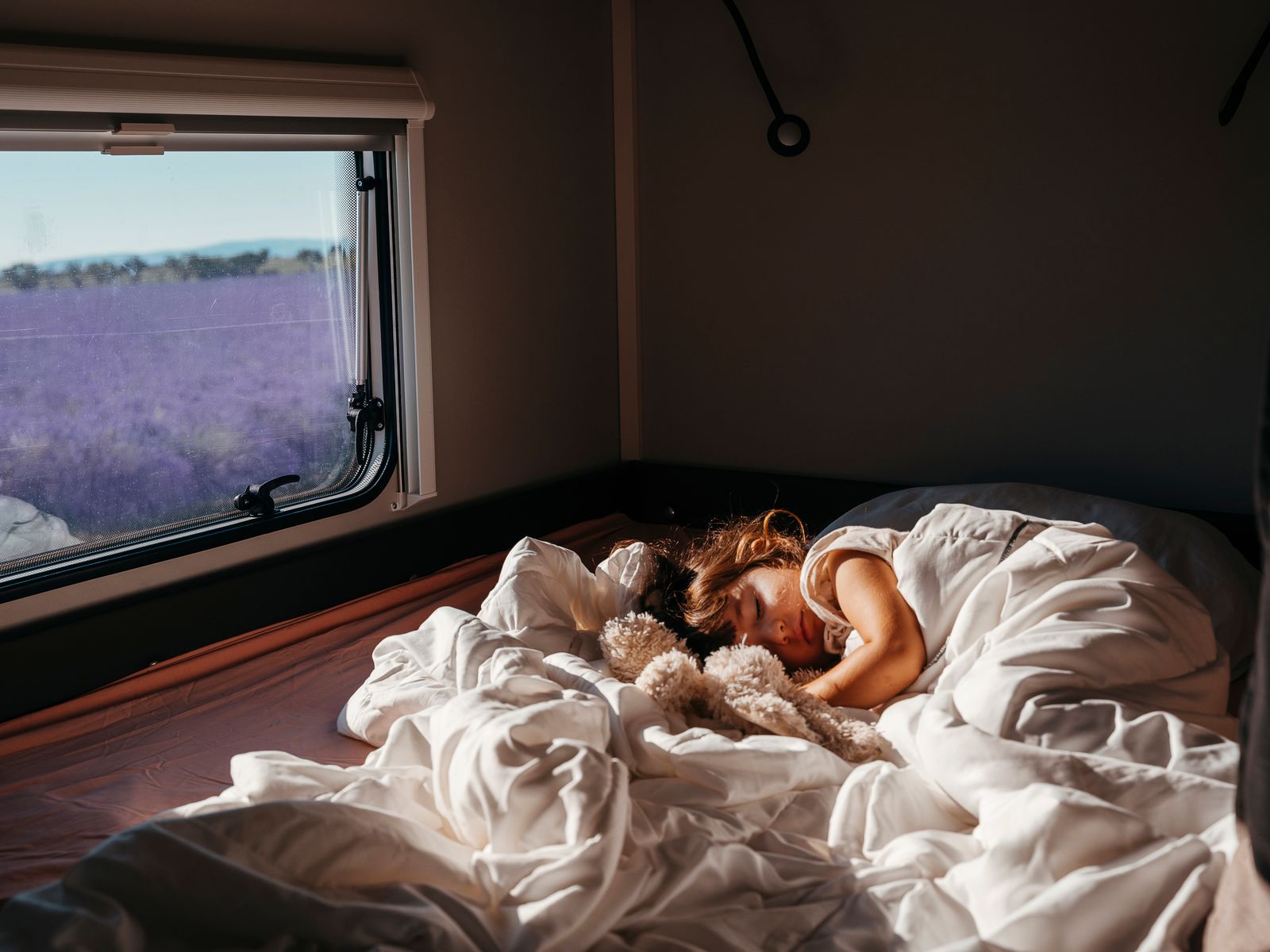 10 Best Travel Blankets for Long Flights and Road Trips
